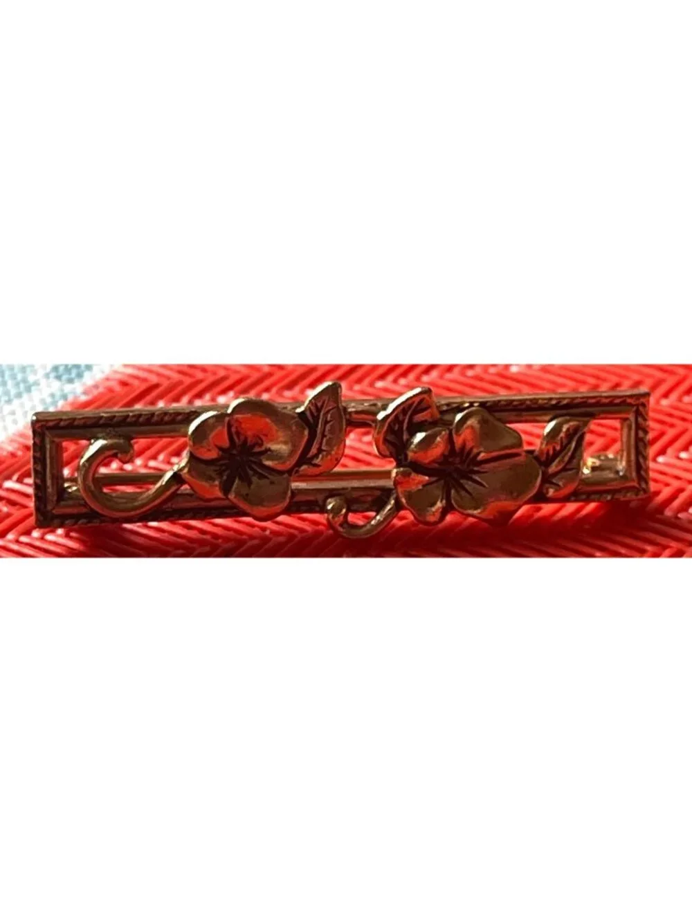 Vtg Avon Goldtone Floral Bar Brooch 1.5